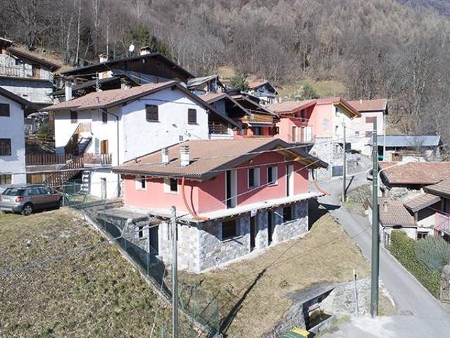 Villa Indipendente in vendita a Comunità montana della valle Camonica, Malonno