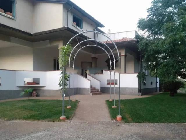 Villa Indipendente in vendita a Calabria, Cosenza