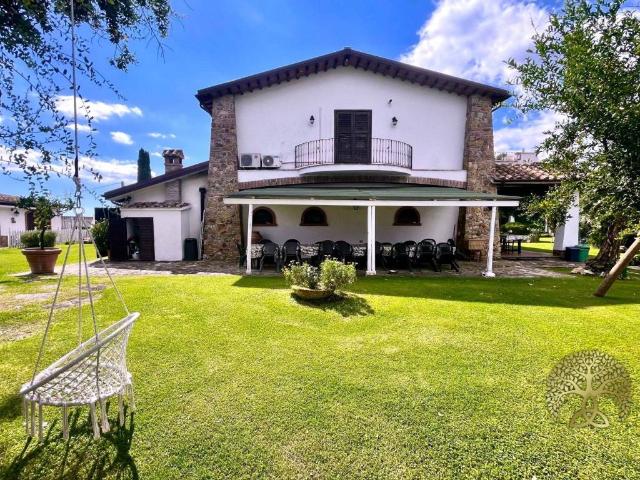 Villa Indipendente in vendita a Unione di Comuni Montani Colline del Fiora, Manciano