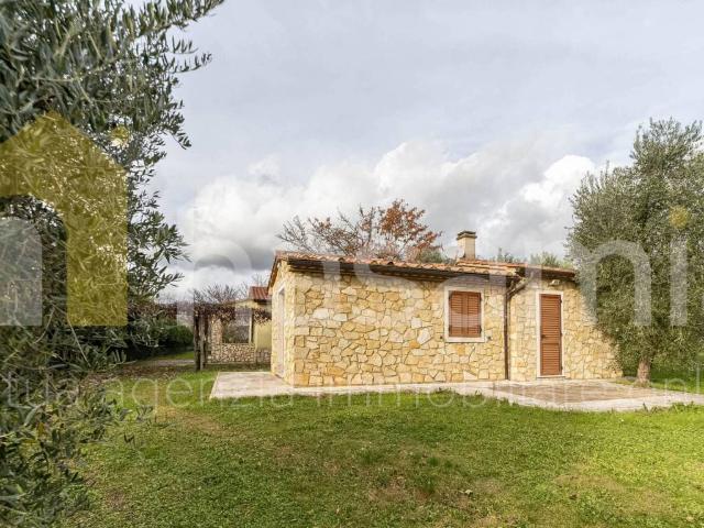 Villa Indipendente in vendita a Unione dei Comuni Montani Amiata Grossetana, Roccalbegna