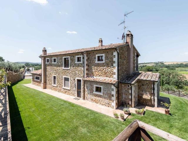 Villa Indipendente in vendita a Unione di Comuni Montani Colline del Fiora, Manciano