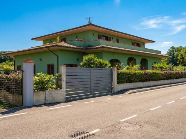 Villa Indipendente in vendita a Unione di Comuni Montani Colline del Fiora, Manciano