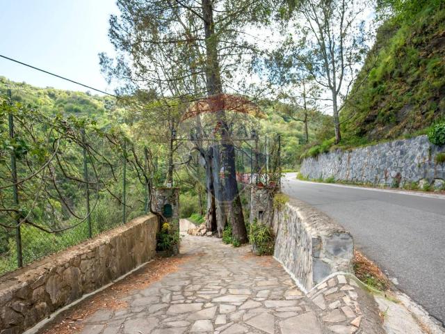 Villa Indipendente in vendita a Mandanici, Sicilia