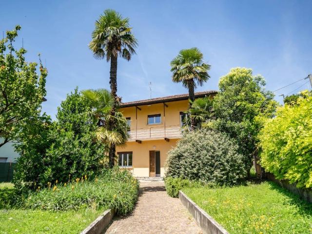 Villa Indipendente in vendita a Somana, Mandello Del Lario