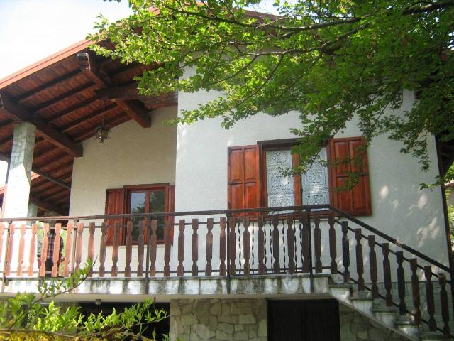 Villa Indipendente in vendita a Mandello Del Lario, Lombardia