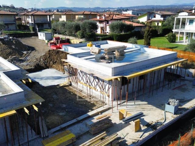 Villa Indipendente in vendita a Manerba Del Garda, Lombardia