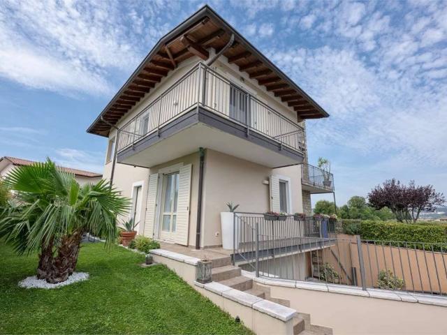 Villa Indipendente in vendita a Balbiana, Manerba Del Garda