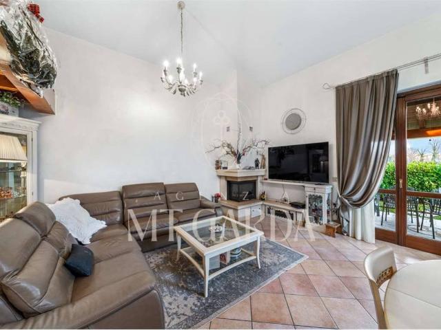 Villa Indipendente in vendita a Gardoncino, Manerba Del Garda