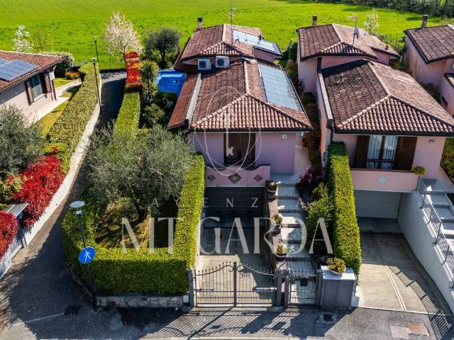 Villa Indipendente in vendita a Gardoncino, Manerba Del Garda