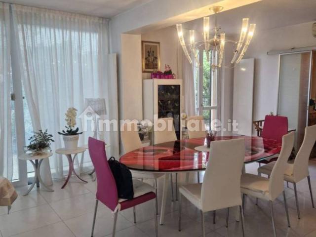 Villa Indipendente in vendita a Crociale, Manerba Del Garda