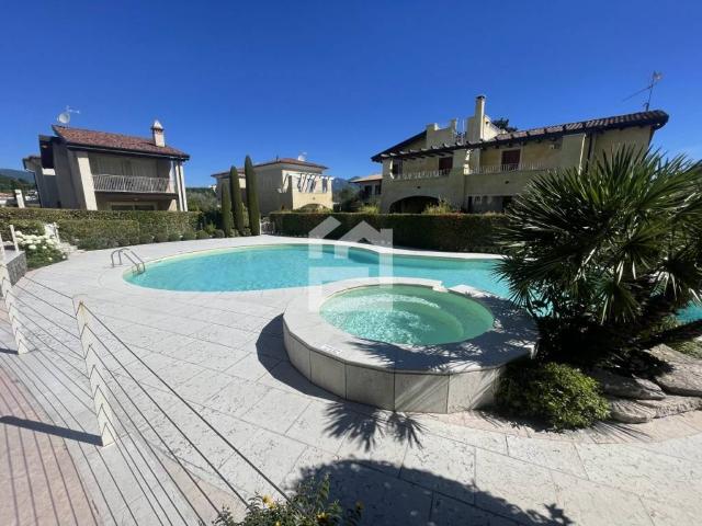 Villa Indipendente in vendita a Pieve Vecchia, Manerba Del Garda