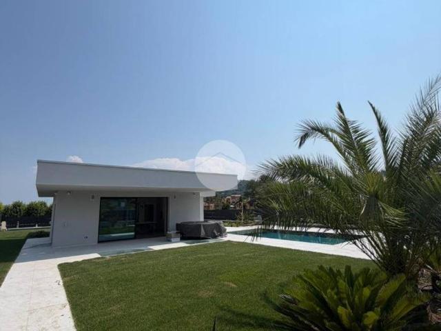 Villa Indipendente in vendita a Montinelle, Manerba Del Garda