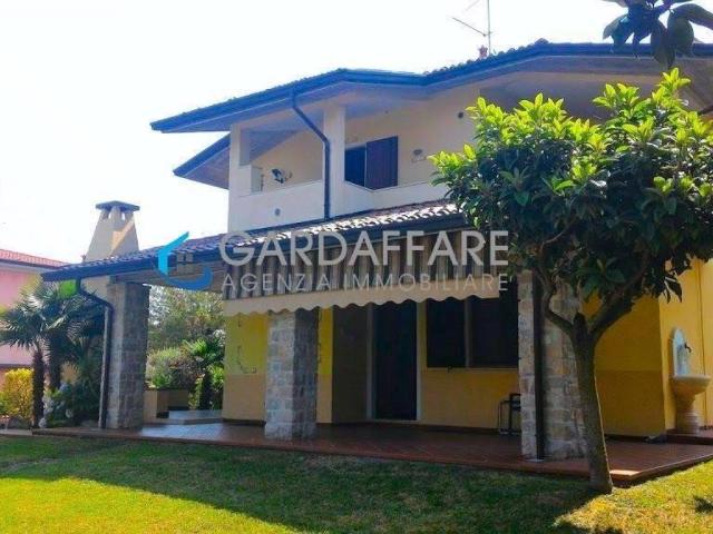 Villa Indipendente in vendita a Manerba Del Garda, Lombardia