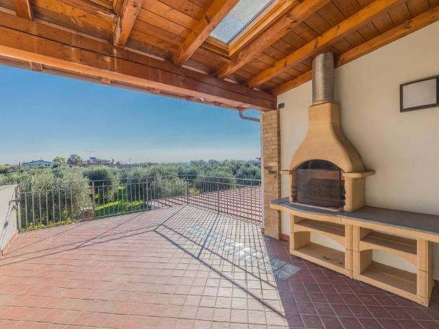 Villa Indipendente in vendita a Montinelle, Manerba Del Garda