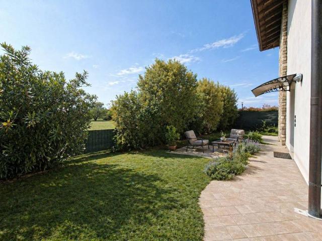 Villa Indipendente in vendita a Balbiana, Manerba Del Garda