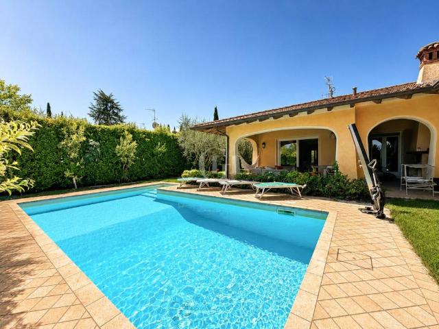 Villa Indipendente in vendita a Montinelle, Manerba Del Garda