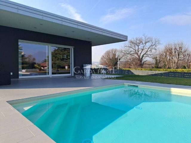 Villa Indipendente in vendita a Montinelle, Manerba Del Garda