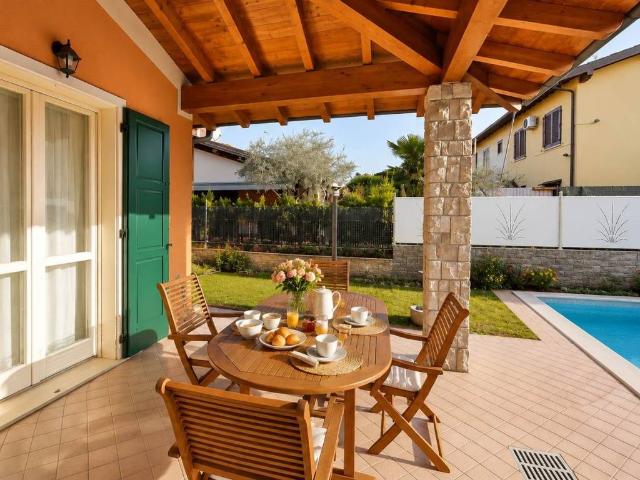 Villa Indipendente in vendita a Pieve Vecchia, Manerba Del Garda