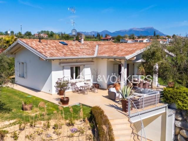 Villa Indipendente in vendita a Manerba Del Garda, Lombardia