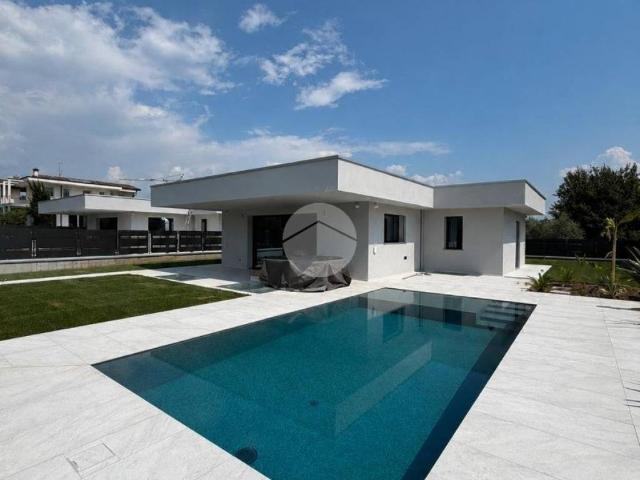 Villa Indipendente in vendita a Montinelle, Manerba Del Garda