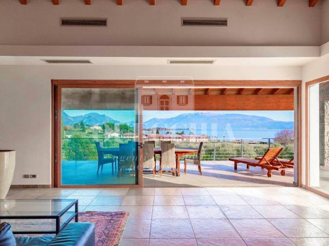 Villa Indipendente in vendita a Pieve Vecchia, Manerba Del Garda