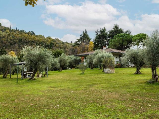 Villa Indipendente in vendita a Montinelle, Manerba Del Garda