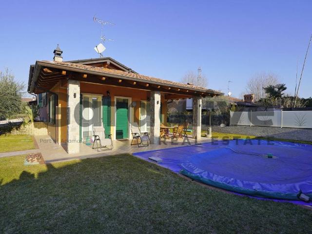 Villa Indipendente in vendita a Pieve Vecchia, Manerba Del Garda