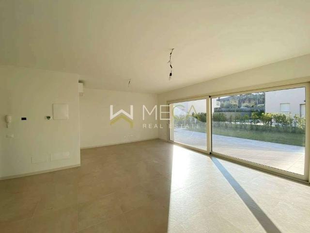 Villa Indipendente in vendita a Pieve Vecchia, Manerba Del Garda