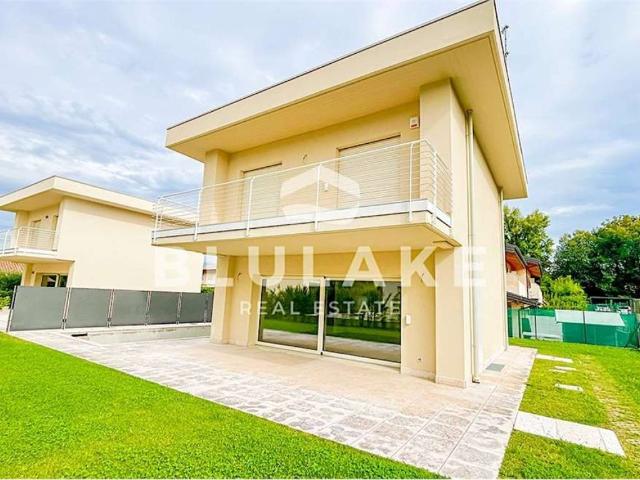 Villa Indipendente in vendita a Pieve Vecchia, Manerba Del Garda
