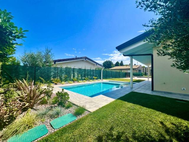 Villa Indipendente in vendita a Balbiana, Manerba Del Garda