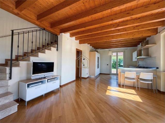 Villa Indipendente in vendita a Balbiana, Manerba Del Garda