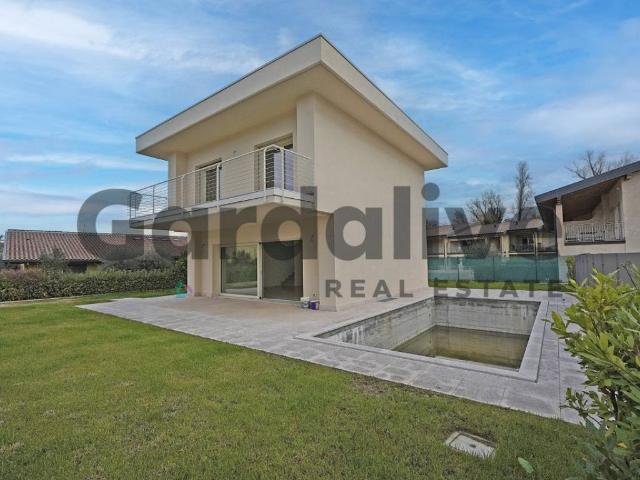 Villa Indipendente in vendita a Pieve Vecchia, Manerba Del Garda