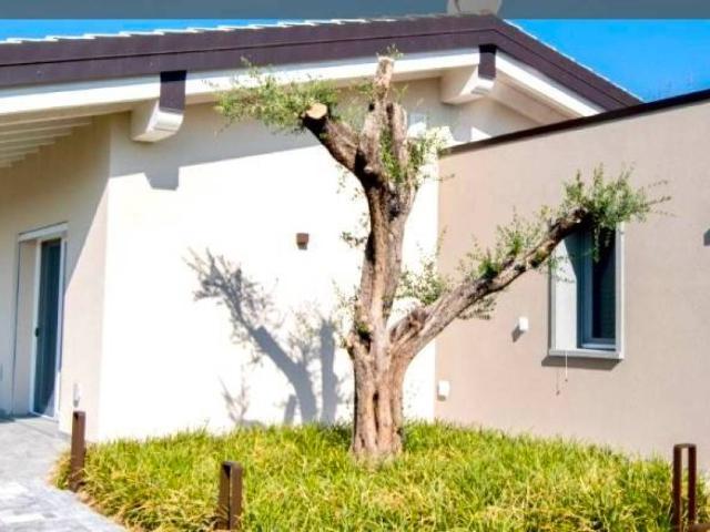 Villa Indipendente in vendita a Balbiana, Manerba Del Garda