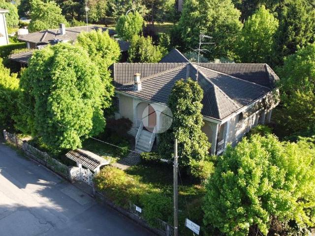 Villa Indipendente in vendita a Manerbio, Lombardia