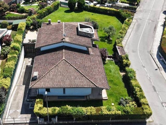 Villa Indipendente in vendita a Manerbio, Lombardia