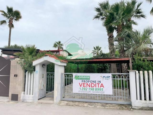 Villa Indipendente in vendita a Ippocampo, Puglia
