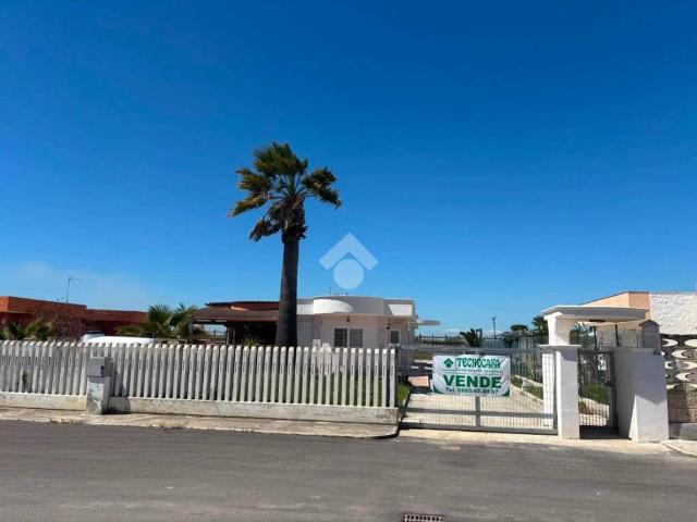 Villa Indipendente in vendita a Ippocampo, Puglia