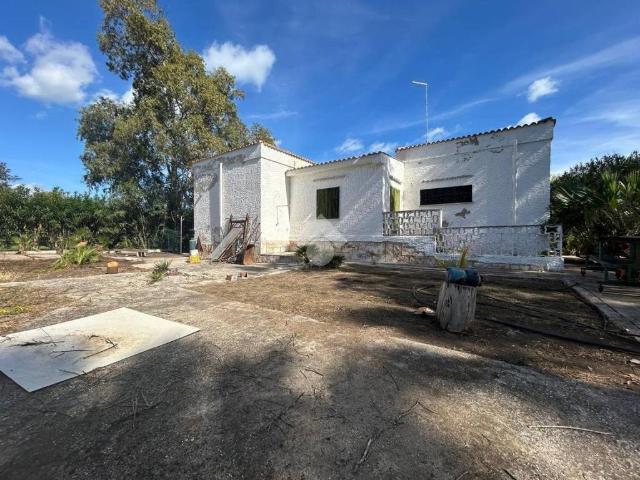 Villa Indipendente in vendita a Ippocampo, Puglia