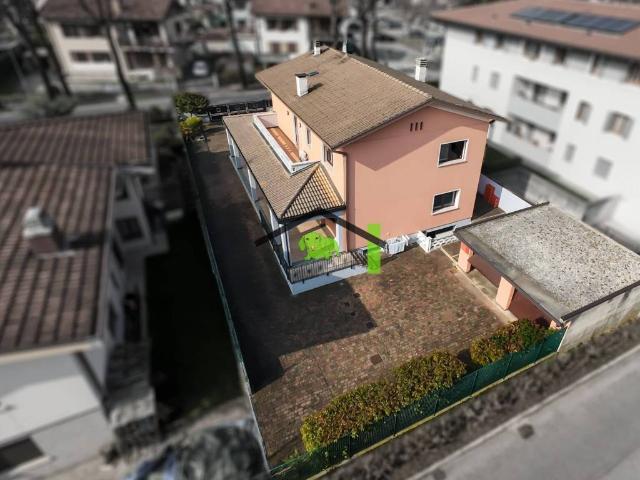 Villa Indipendente in vendita a Maniago / Manià, Pordenone / Pordenon