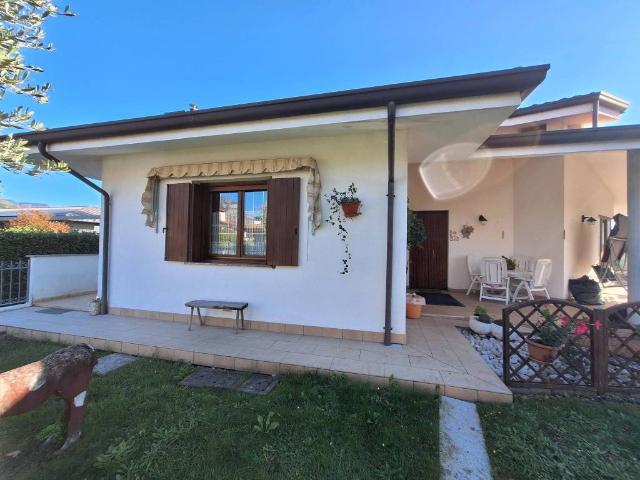 Villa Indipendente in vendita a Maniago, Friuli-Venezia Giulia