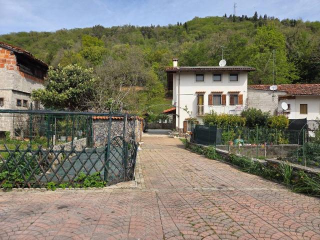 Villa Indipendente in vendita a Maniagolibero, Maniago
