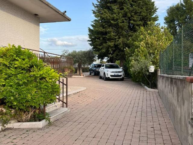Villa Indipendente in vendita a Manoppello, Abruzzo