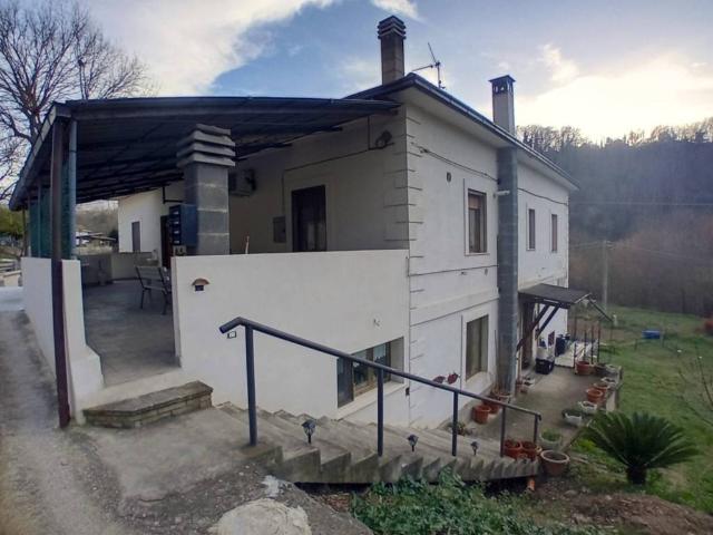 Villa Indipendente in vendita a Manoppello, Abruzzo