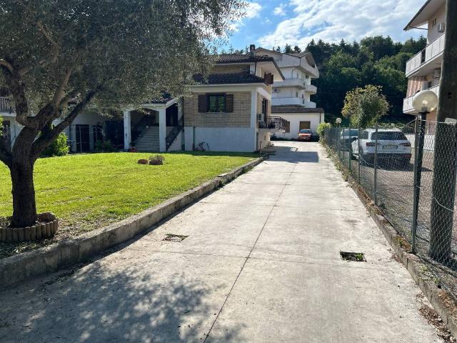 Villa Indipendente in vendita a Manoppello, Abruzzo