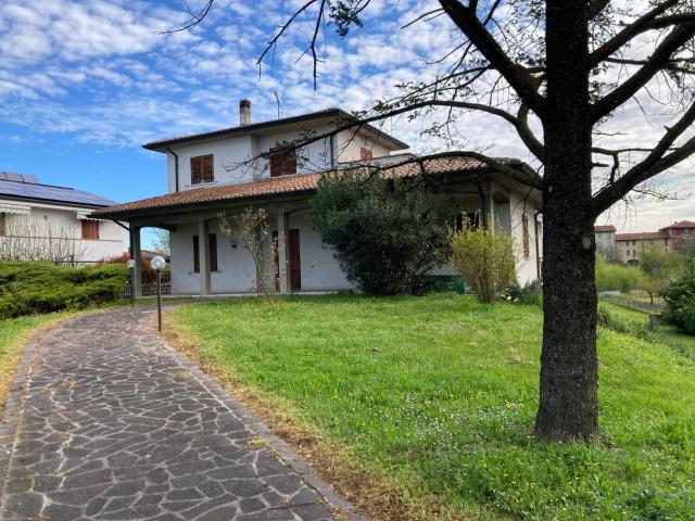 Villa Indipendente in vendita a Dosso del Corso, San Giorgio Di Mantova
