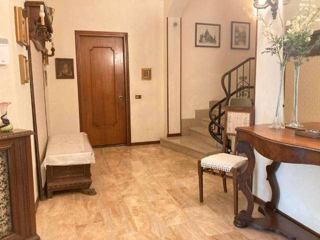 Villa Indipendente in vendita a Gambarara, San Giorgio Di Mantova
