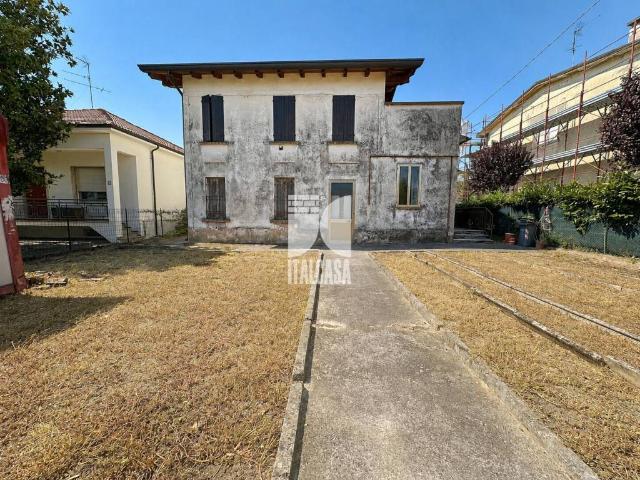 Villa Indipendente in vendita a Borgochiesanuova, San Giorgio Di Mantova