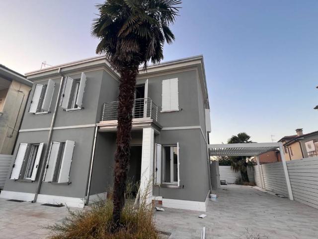 Villa Indipendente in vendita a Angeli, San Giorgio Di Mantova