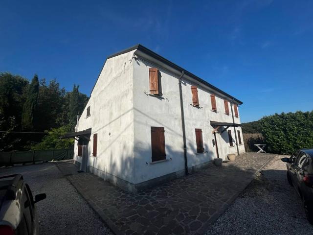 Villa Indipendente in vendita a Formigosa, Mantova