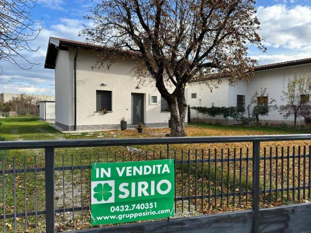 Villa Indipendente in vendita a Manzano, Friuli-Venezia Giulia
